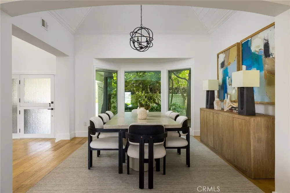 2572 Bayshore Drive Newport Beach, CA 92663