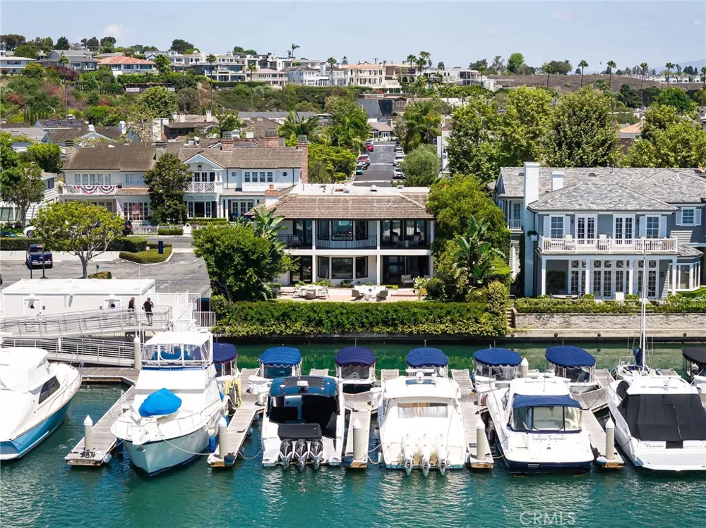 2572 Bayshore Drive Newport Beach, CA 92663
