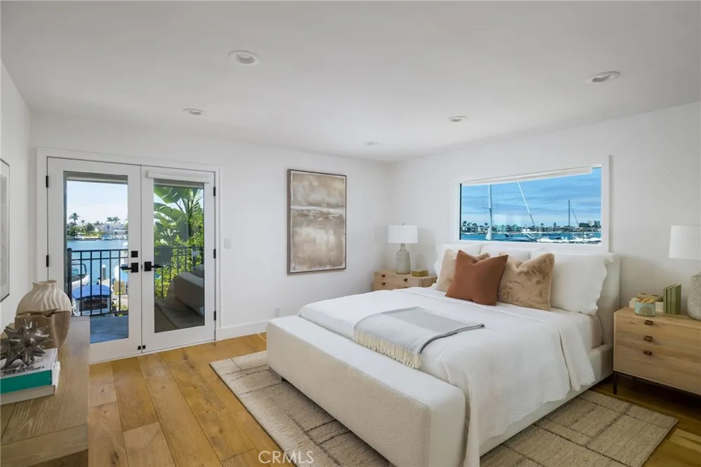 2572 Bayshore Drive Newport Beach, CA 92663