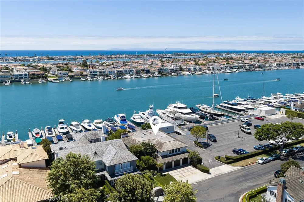 2572 Bayshore Drive Newport Beach, CA 92663