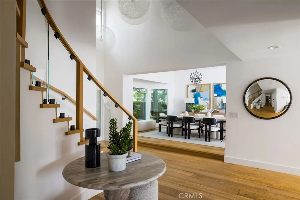 2572 Bayshore Drive Newport Beach, CA 92663