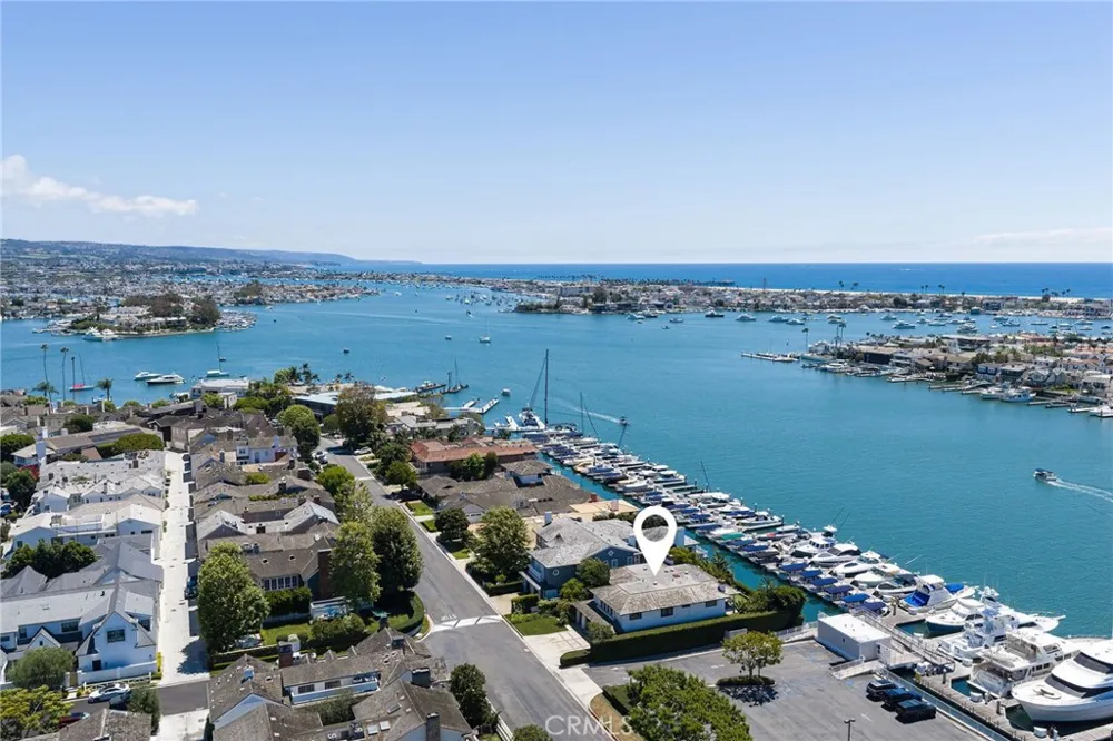 2572 Bayshore Drive Newport Beach, CA 92663