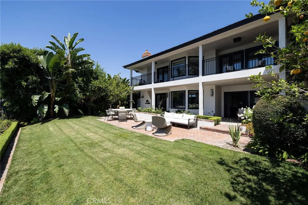 2572 Bayshore Drive Newport Beach, CA 92663