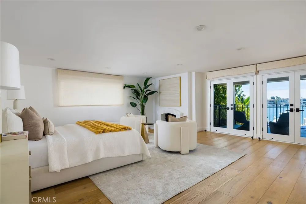 2572 Bayshore Drive Newport Beach, CA 92663