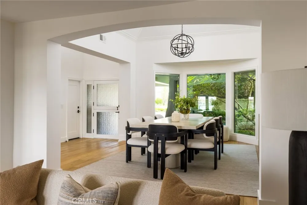2572 Bayshore Drive Newport Beach, CA 92663