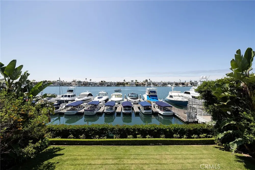 2572 Bayshore Drive Newport Beach, CA 92663