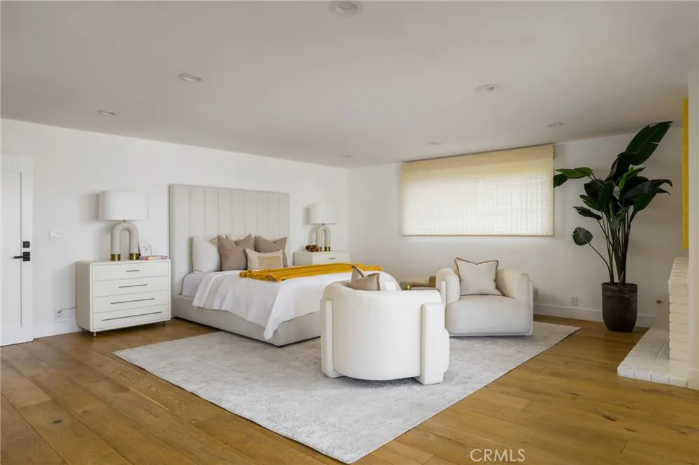 2572 Bayshore Drive Newport Beach, CA 92663