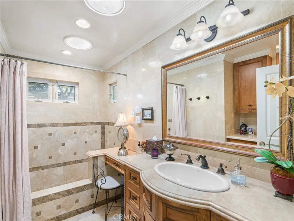 1924 Leeward Lane Newport Beach, CA 92660