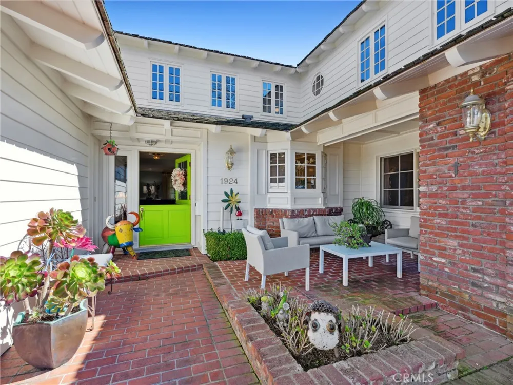 1924 Leeward Lane Newport Beach, CA 92660