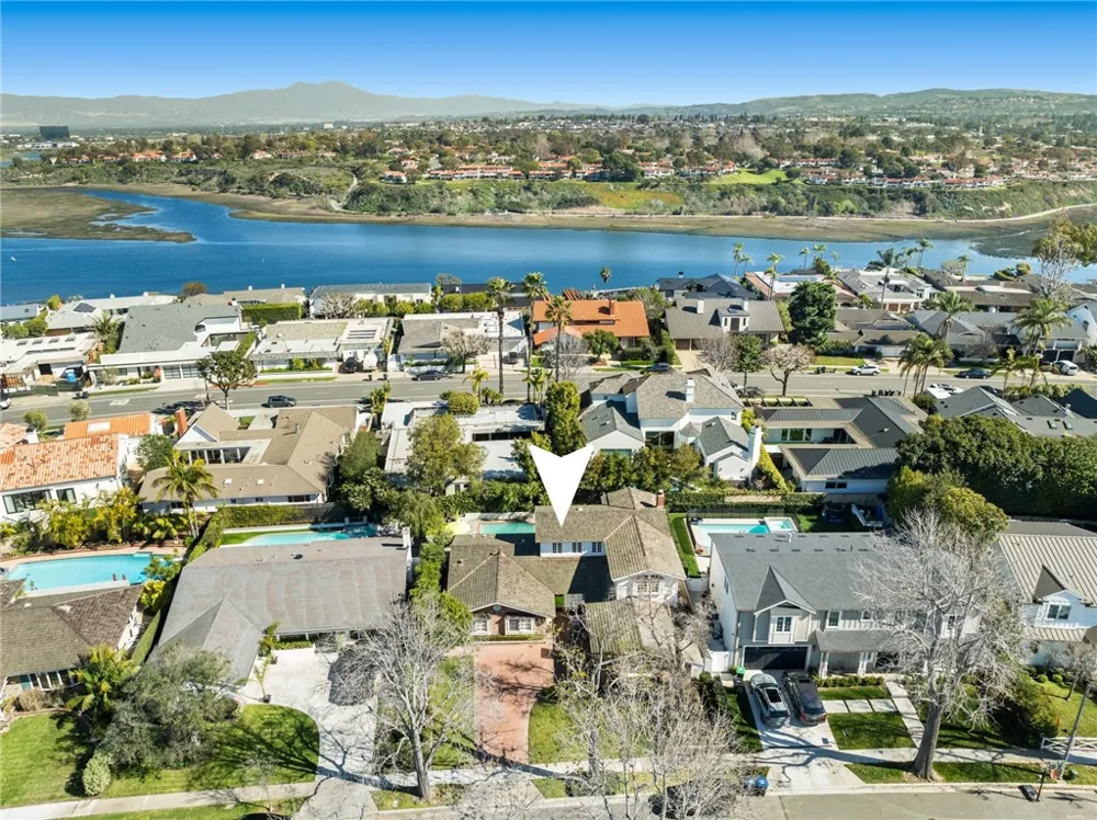 1924 Leeward Lane Newport Beach, CA 92660