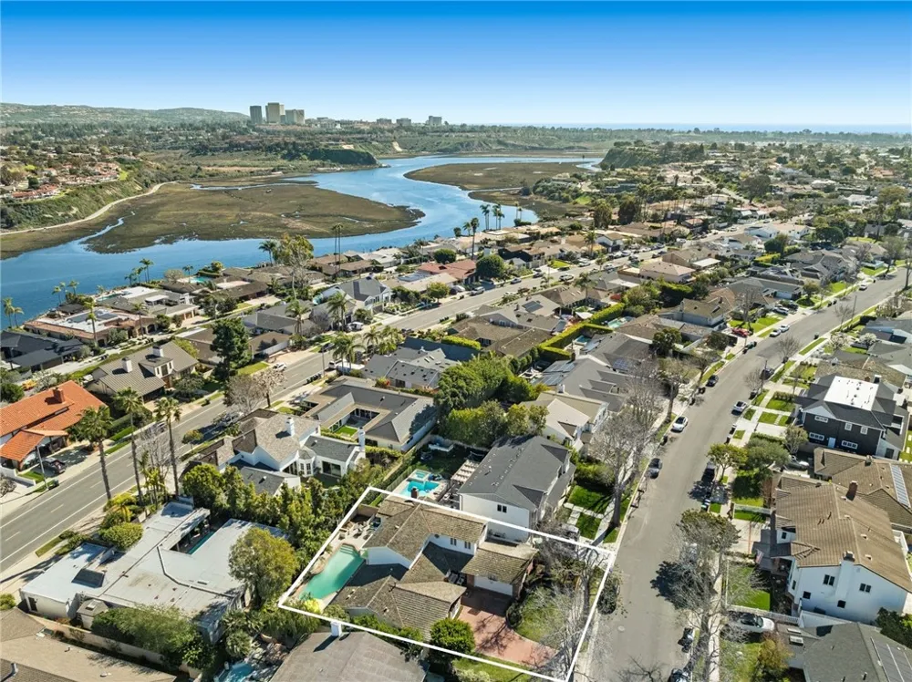 1924 Leeward Lane Newport Beach, CA 92660