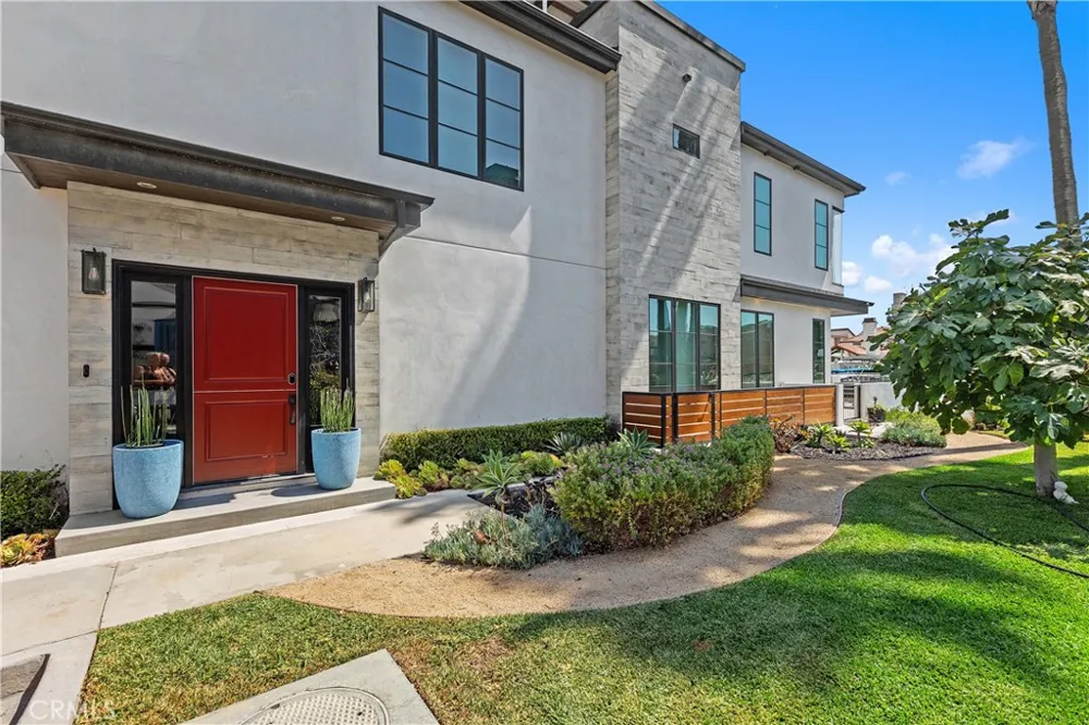 3915 Marcus Avenue Newport Beach, CA 92663
