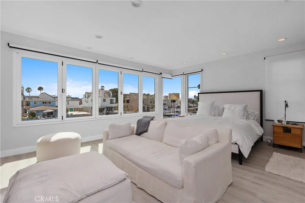 3915 Marcus Avenue Newport Beach, CA 92663