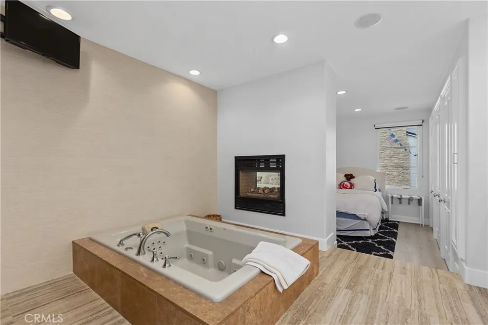 3915 Marcus Avenue Newport Beach, CA 92663