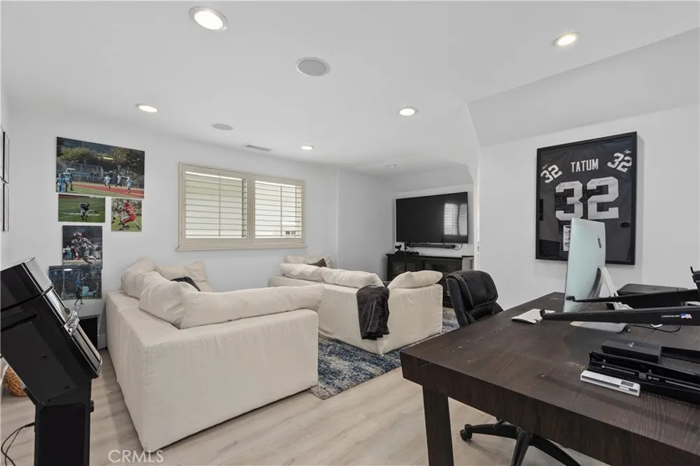 3915 Marcus Avenue Newport Beach, CA 92663