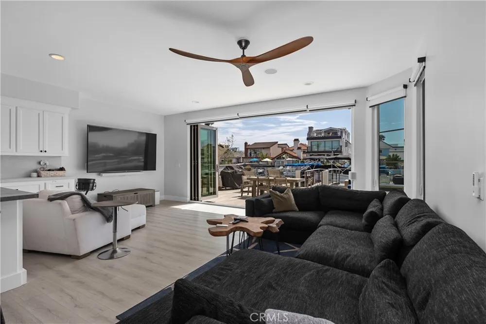 3915 Marcus Avenue Newport Beach, CA 92663