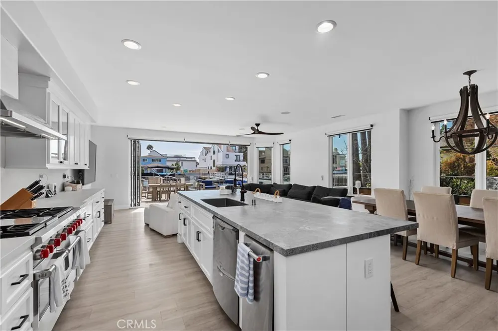 3915 Marcus Avenue Newport Beach, CA 92663
