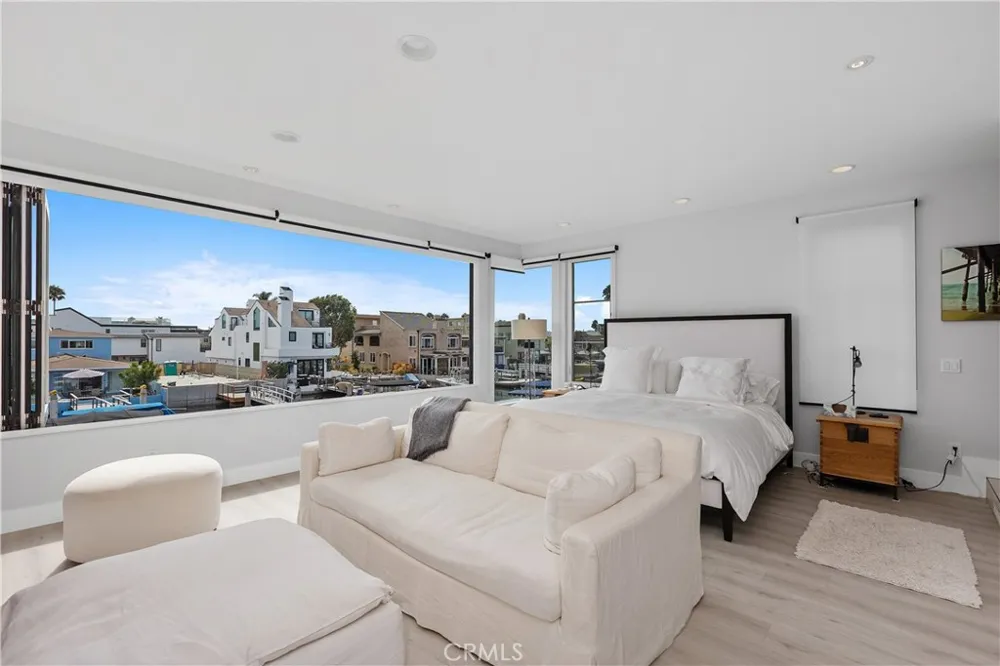 3915 Marcus Avenue Newport Beach, CA 92663