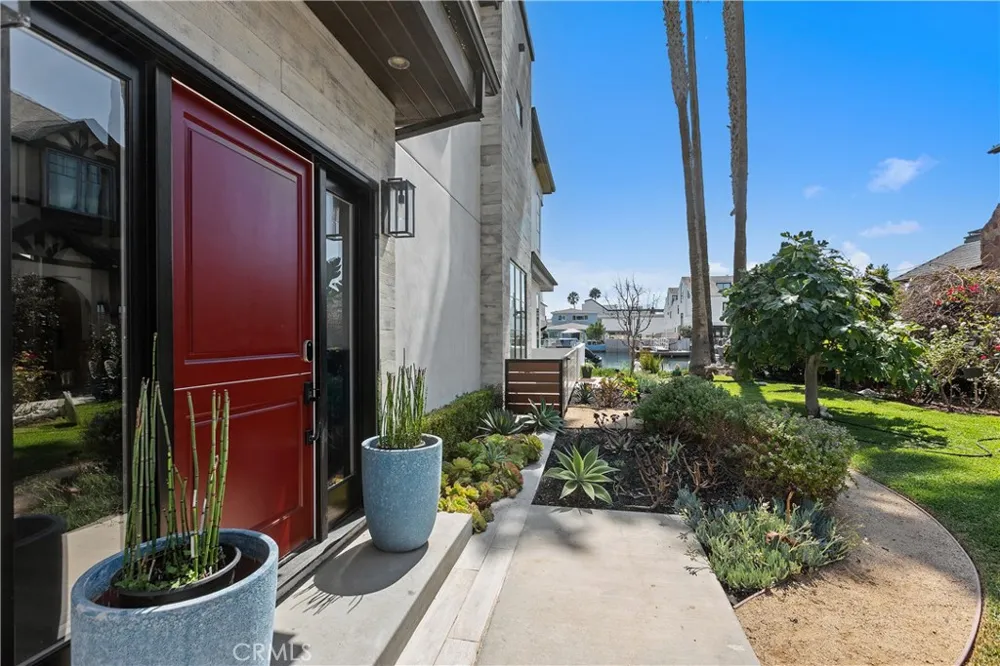 3915 Marcus Avenue Newport Beach, CA 92663