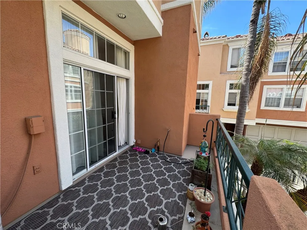 1 Cuzzano Aisle Irvine, CA 92606