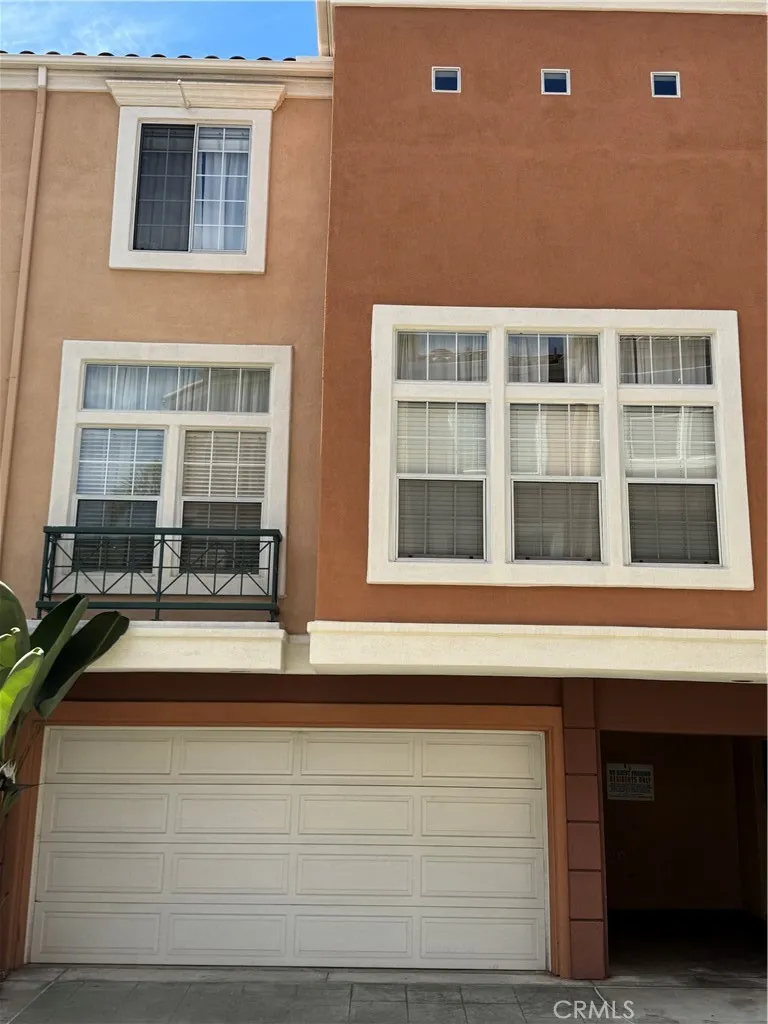 1 Cuzzano Aisle Irvine, CA 92606