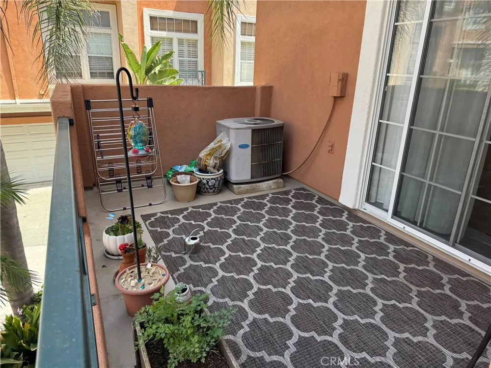 1 Cuzzano Aisle Irvine, CA 92606