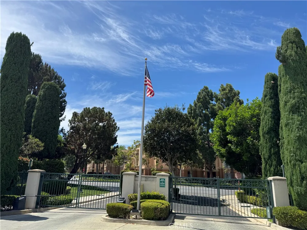 1 Cuzzano Aisle Irvine, CA 92606