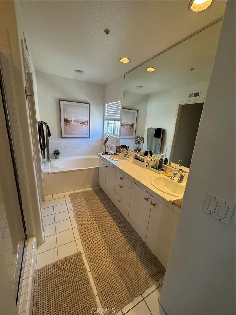 1 Cuzzano Aisle Irvine, CA 92606