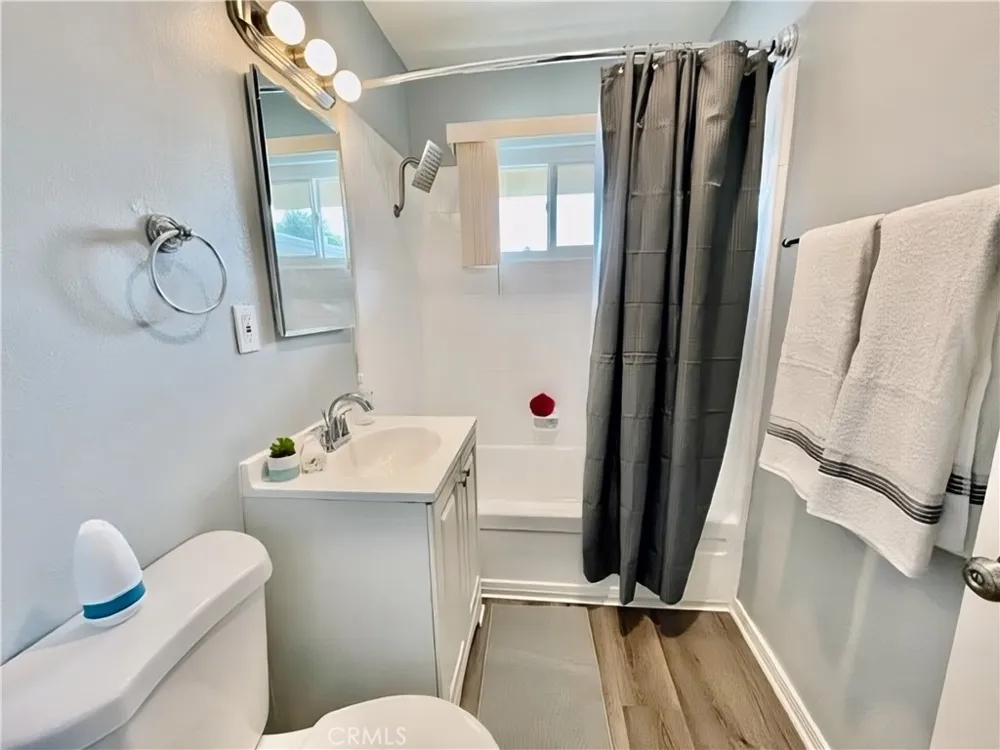 686 E Cottonwood #7 Palm Springs, CA 92262