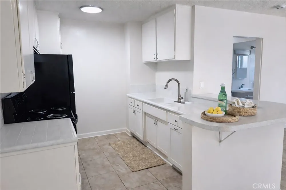 686 E Cottonwood #7 Palm Springs, CA 92262