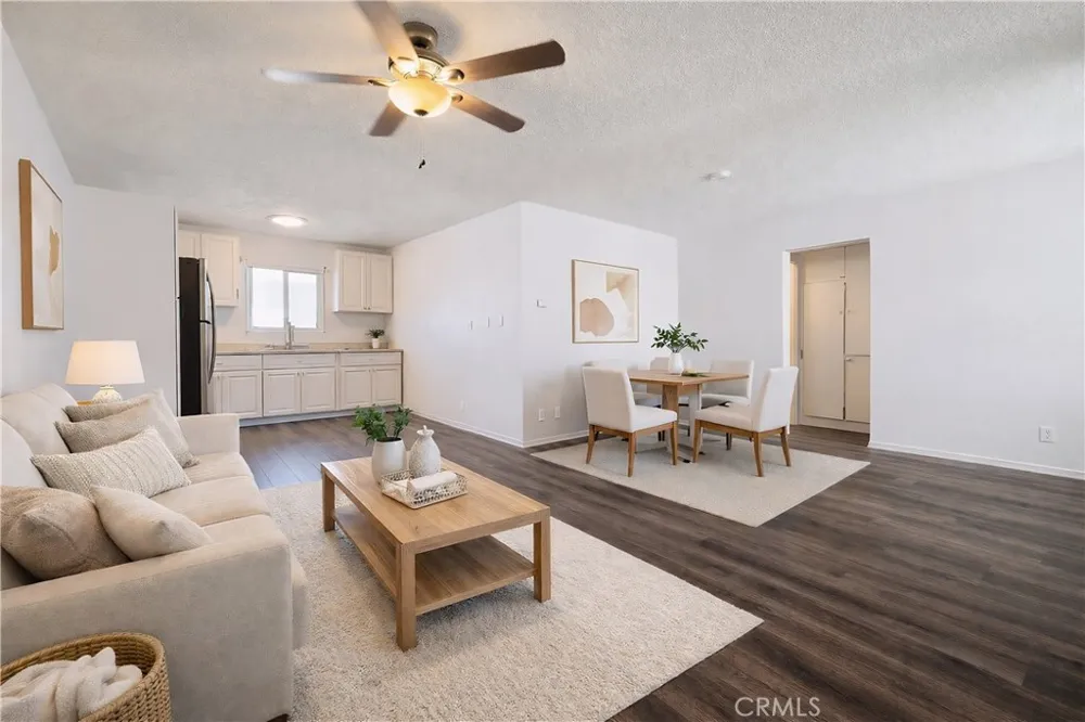 686 E Cottonwood #7 Palm Springs, CA 92262