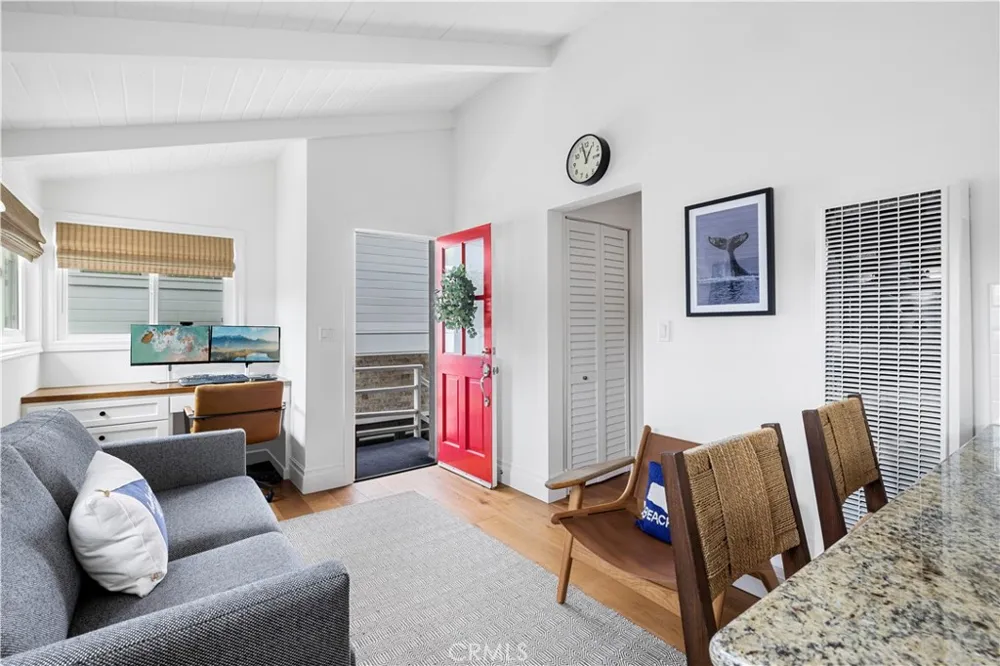 110 Pearl Avenue Newport Beach, CA 92662