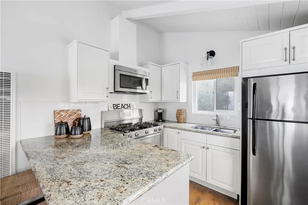 110 Pearl Avenue Newport Beach, CA 92662