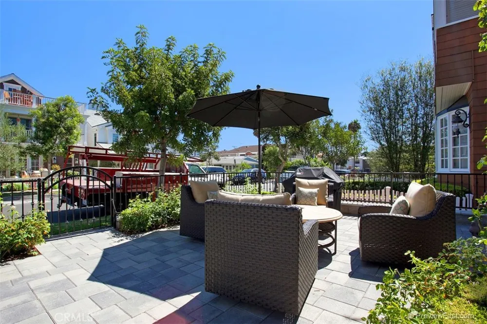 441 Carnation Avenue Corona del Mar, CA 92625