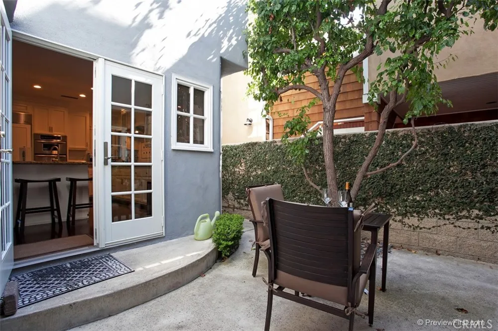 441 Carnation Avenue Corona del Mar, CA 92625