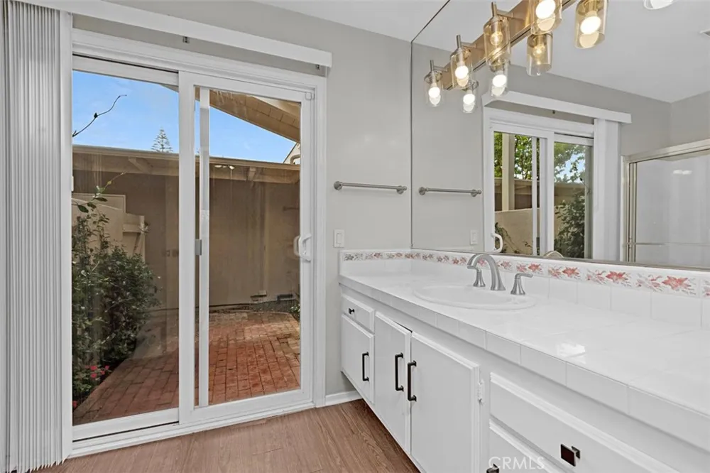 424 Onda Newport Beach, CA 92660