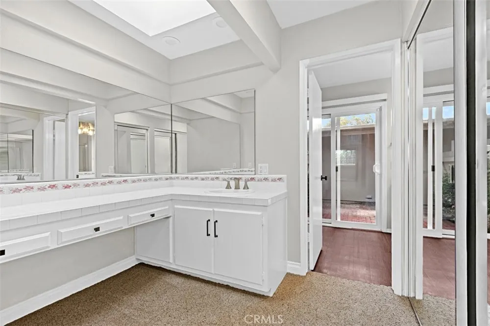424 Onda Newport Beach, CA 92660