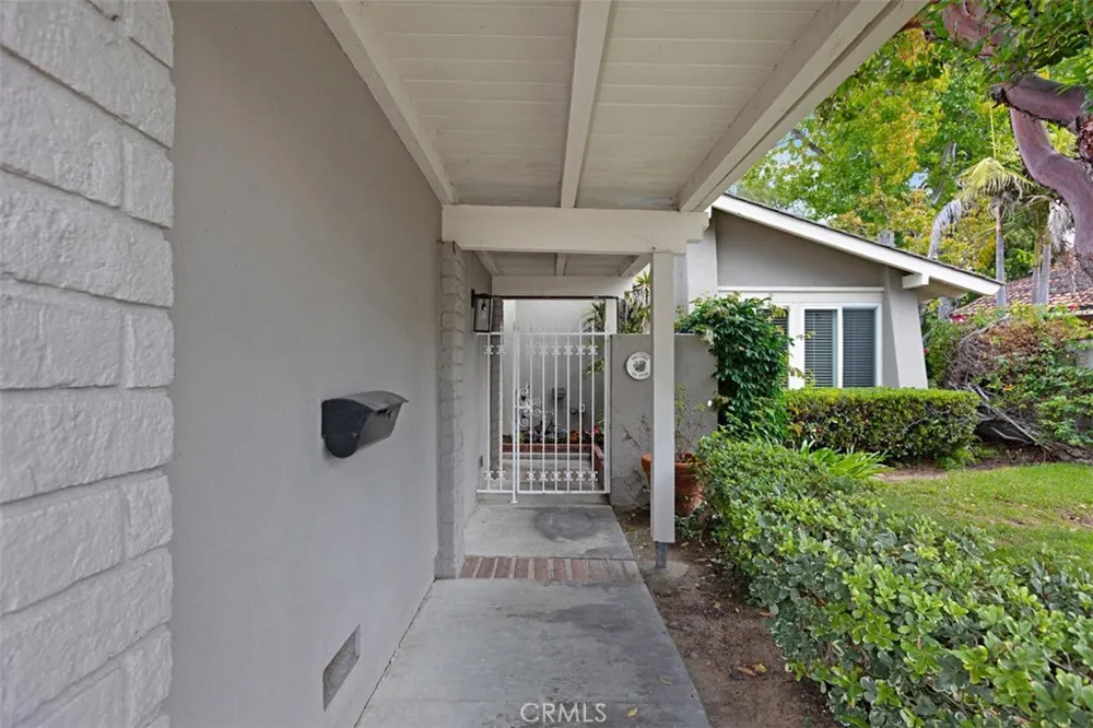424 Onda Newport Beach, CA 92660