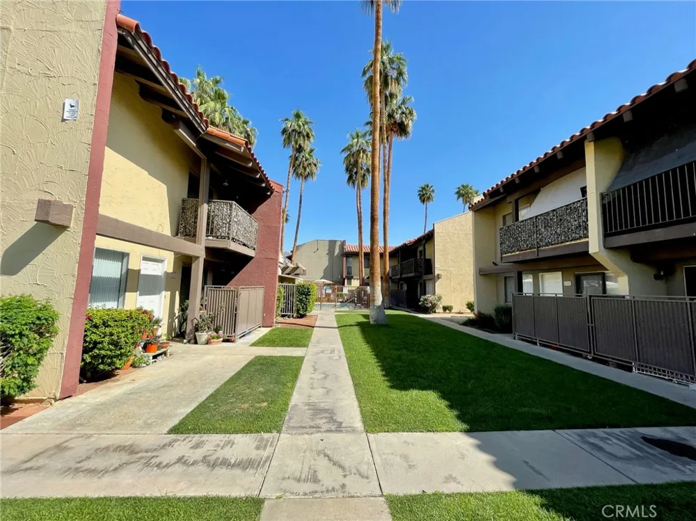 51080 Eisenhower #25 La Quinta, CA 92253