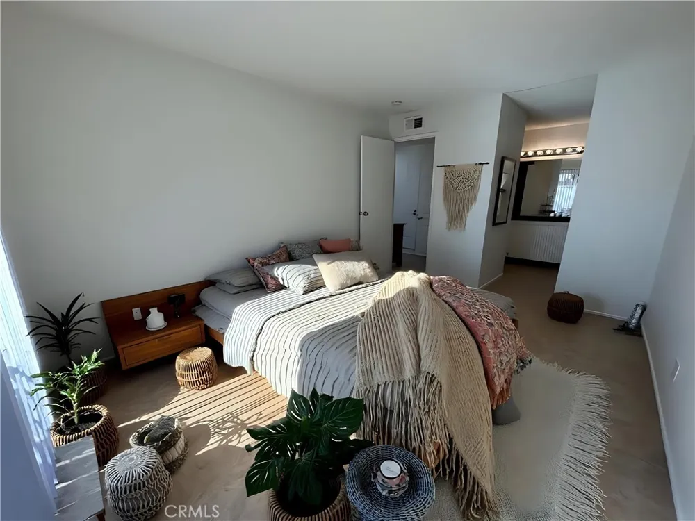 51049 Eisenhower #C La Quinta, CA 92253
