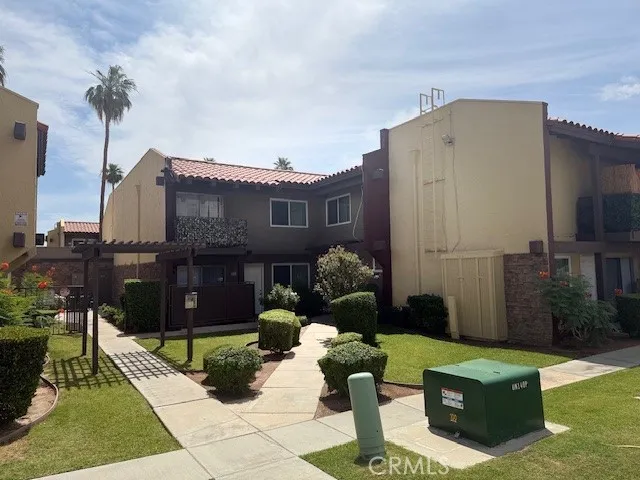 51025 Ave Martinez #23 La Quinta, CA 92234