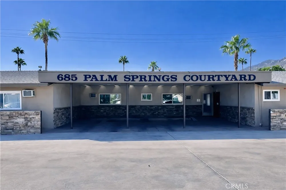 686 E Cottonwood Road #A Palm Springs, CA 92262