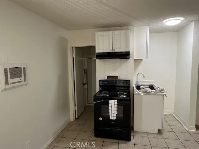 686 E Cottonwood Road #4 Palm Springs, CA 92262