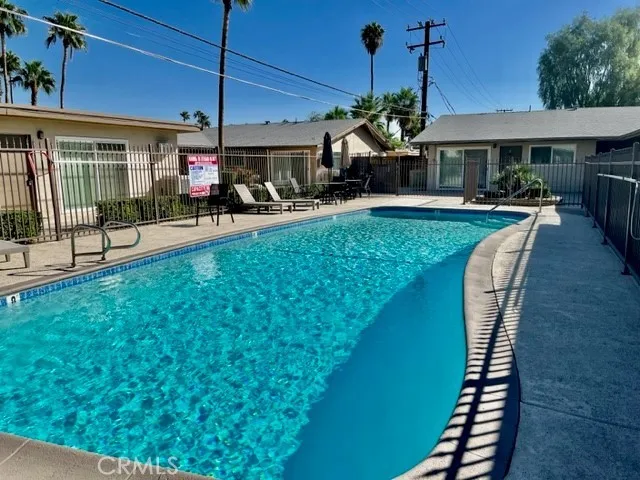 685 E Vista Chino #4 Palm Springs, CA 92262