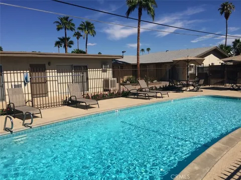 685 E Vista Chino #4