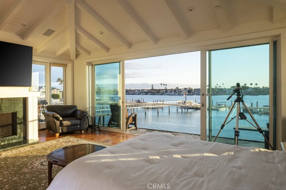 2323 Bayside Drive Corona del Mar, CA 92625