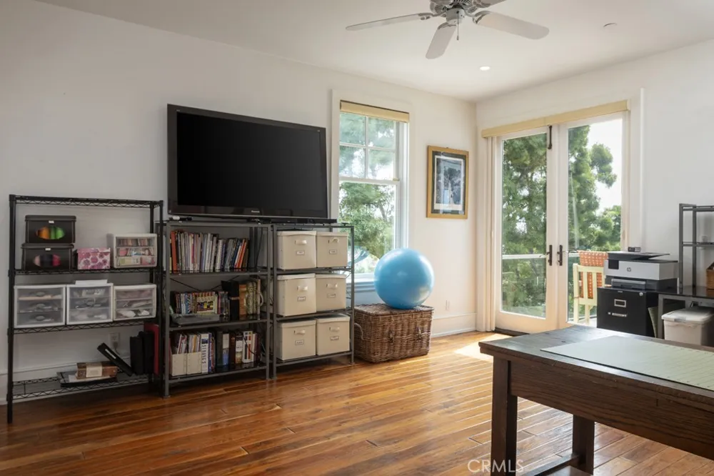 2323 Bayside Drive Corona del Mar, CA 92625