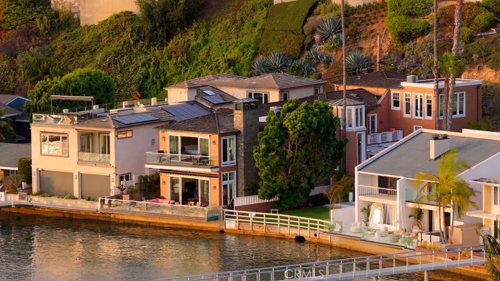2323 Bayside Drive Corona del Mar, CA 92625