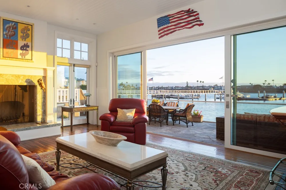 2323 Bayside Drive Corona del Mar, CA 92625