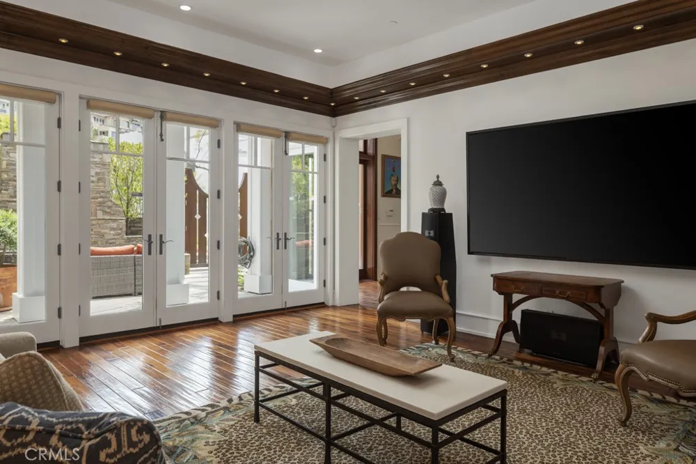 2323 Bayside Drive Corona del Mar, CA 92625